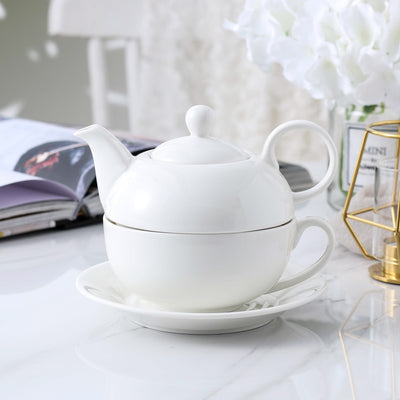 white tea pot